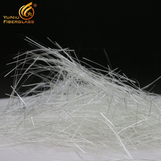 Hilos cortados de fibra de vidrio ampliamente utilizados en la producción de cubiertas de extremos de motores
